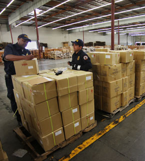 FDA import inspection site in Los Angeles; photo by Kyle Bruggeman/News21