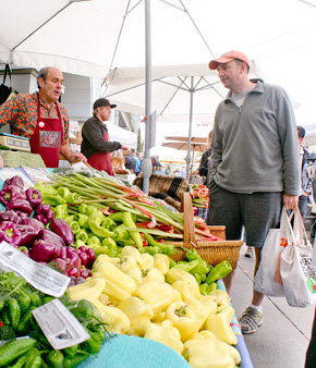 Ferry Plaza Farmers Market; Stephanie Snyder/News21